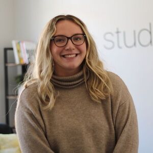 Meet your Posher, Abbey